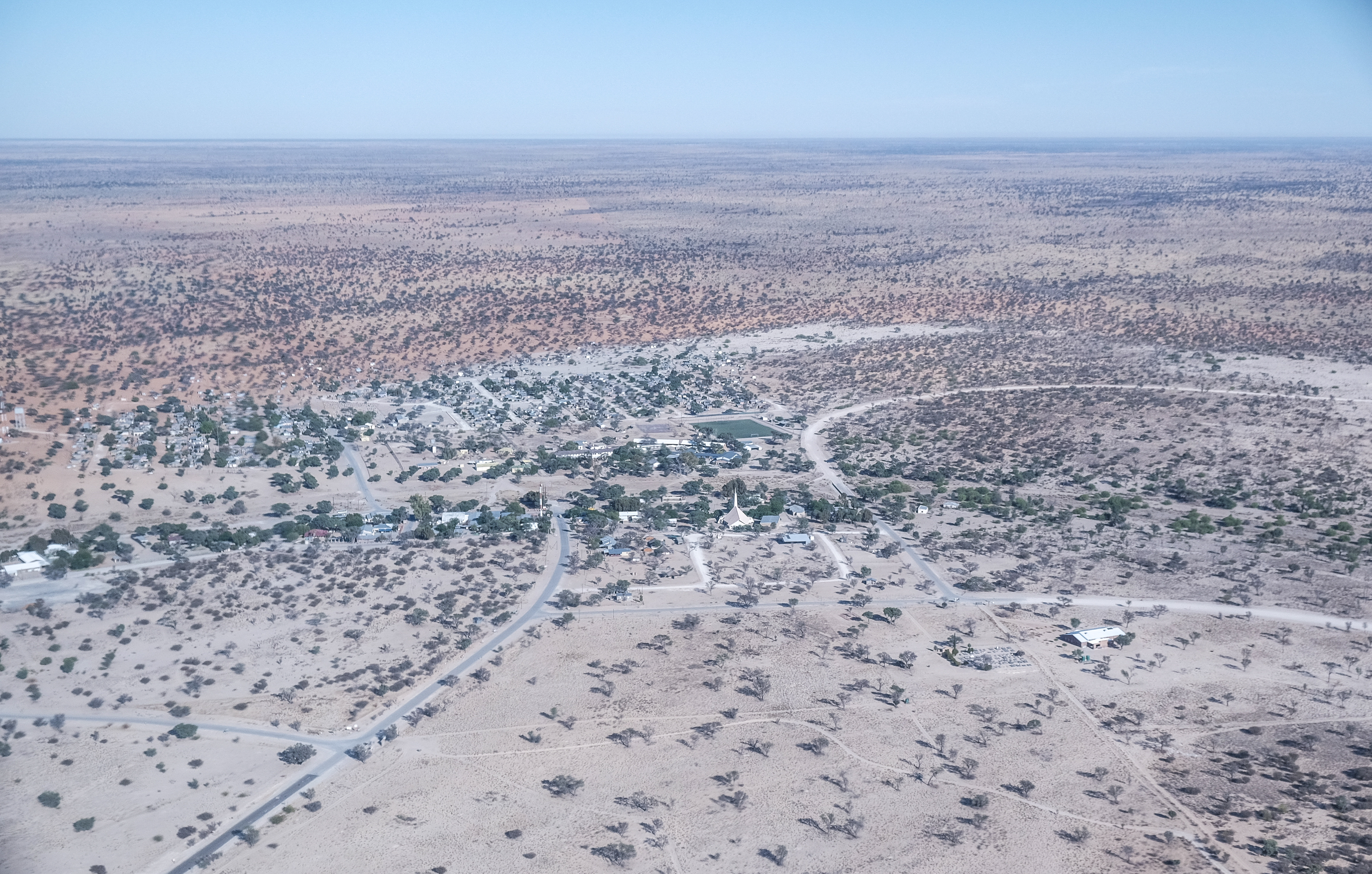 Conservation work and meerkat monitoring in the Kalahari desert ecosystem